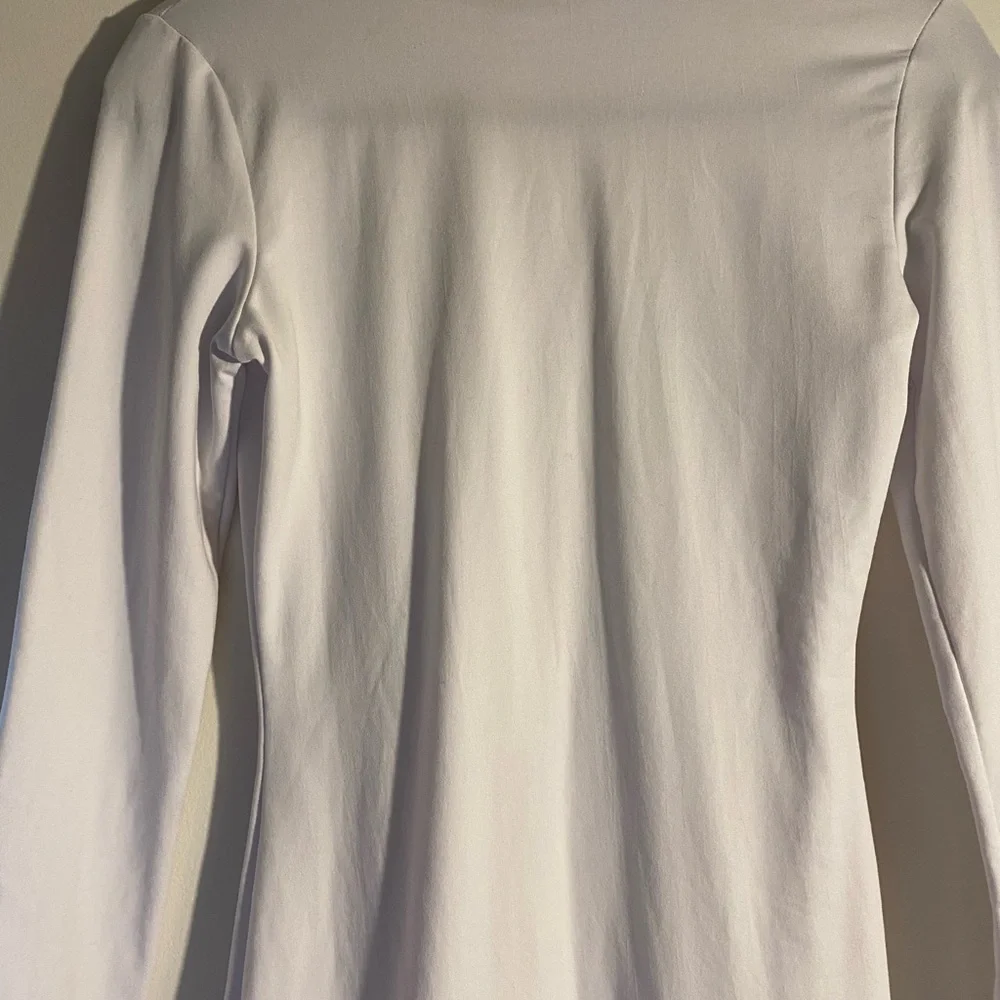 Elegant White Women's Dress - Picture 4 of 9